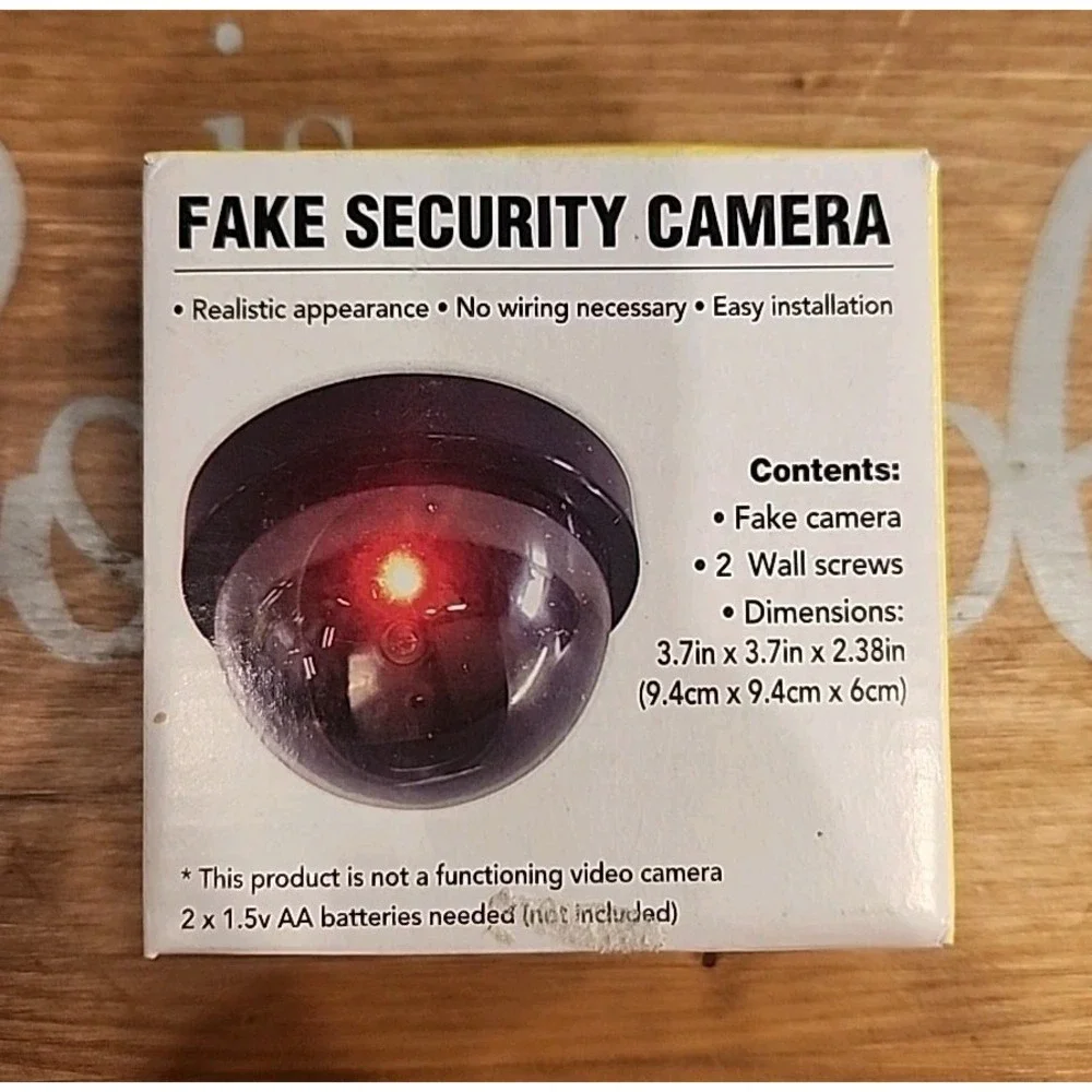 NEW‎ Fake Security Camera Dome, with Flashing LED Includes Mountings